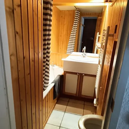 Apartment Classe 4 Personnes Face Aux Thermes, Avec Coin Nuit *