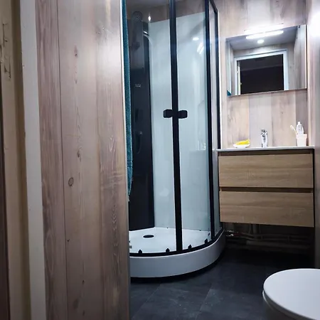 Classe 4 Personnes Face Aux Thermes, Avec Coin Nuit