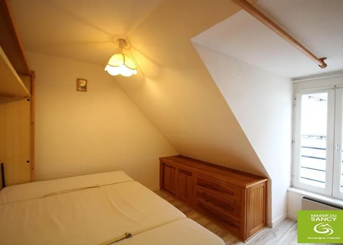 Classe 4 Personnes Face Aux Thermes, Avec Coin Nuit *