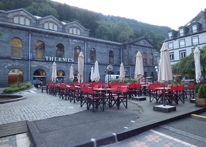 Appartement Classe 4 Personnes Face Aux Thermes, Avec Coin Nuit