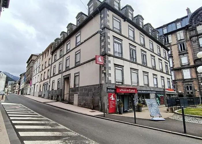 Classe 4 Personnes Face Aux Thermes, Avec Coin Nuit * Le Mont-Dore