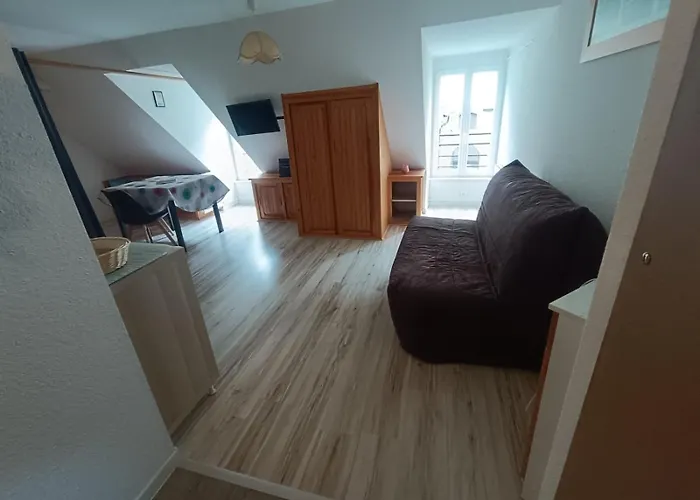 Appartement Classe 4 Personnes Face Aux Thermes, Avec Coin Nuit *