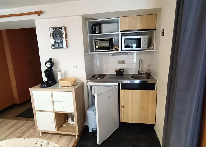 Classe 4 Personnes Face Aux Thermes, Avec Coin Nuit Appartement *